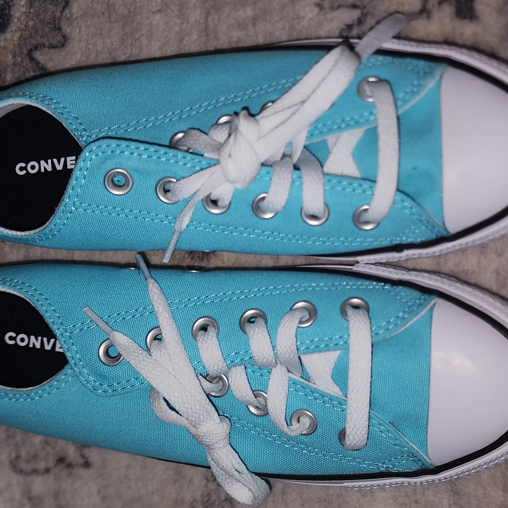 Converse Blue and White Sneakers Classic Low-Top Design